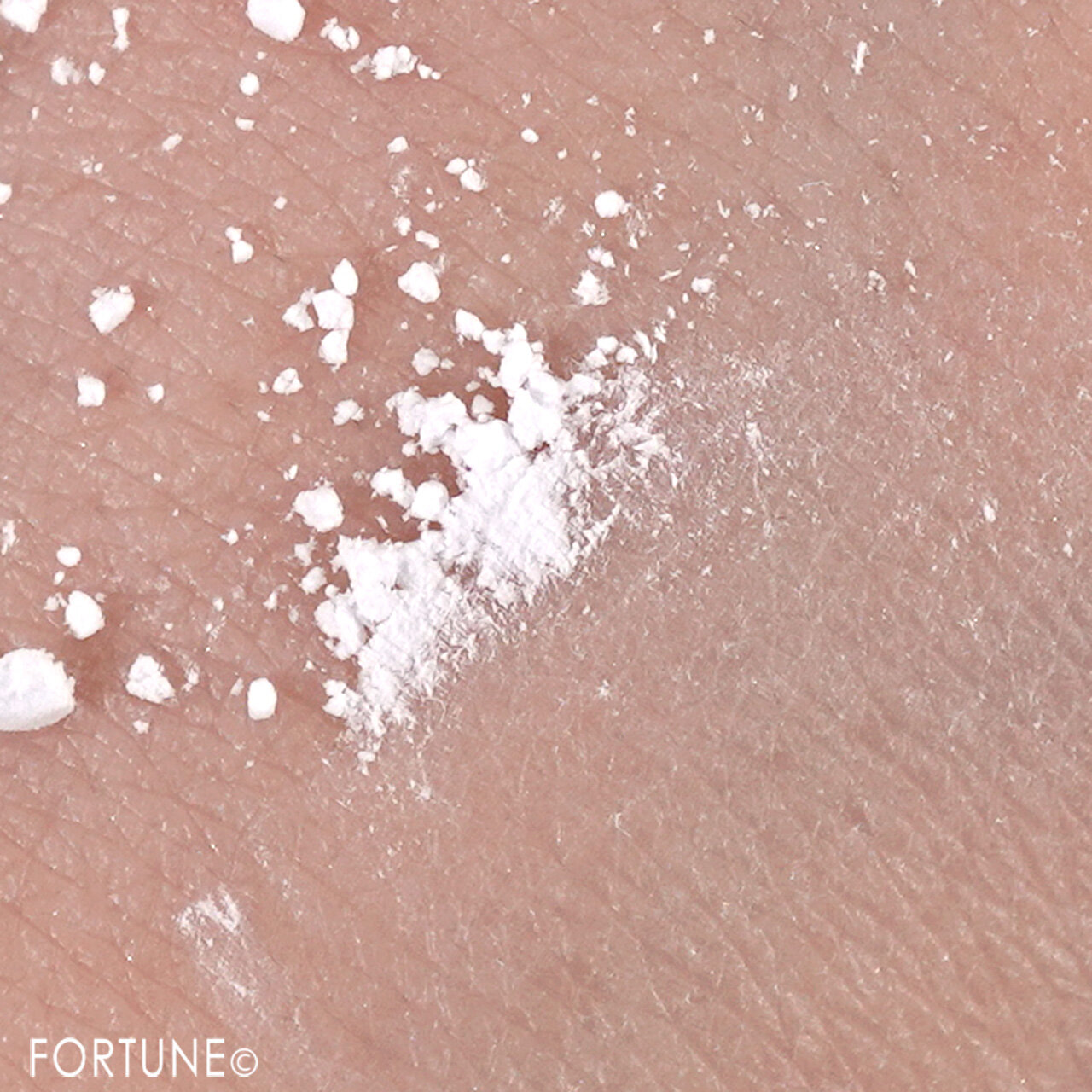 DECORTÉ（コスメデコルテ）　『コスメデコルテ　ルース パウダー』　07 nude matte snow