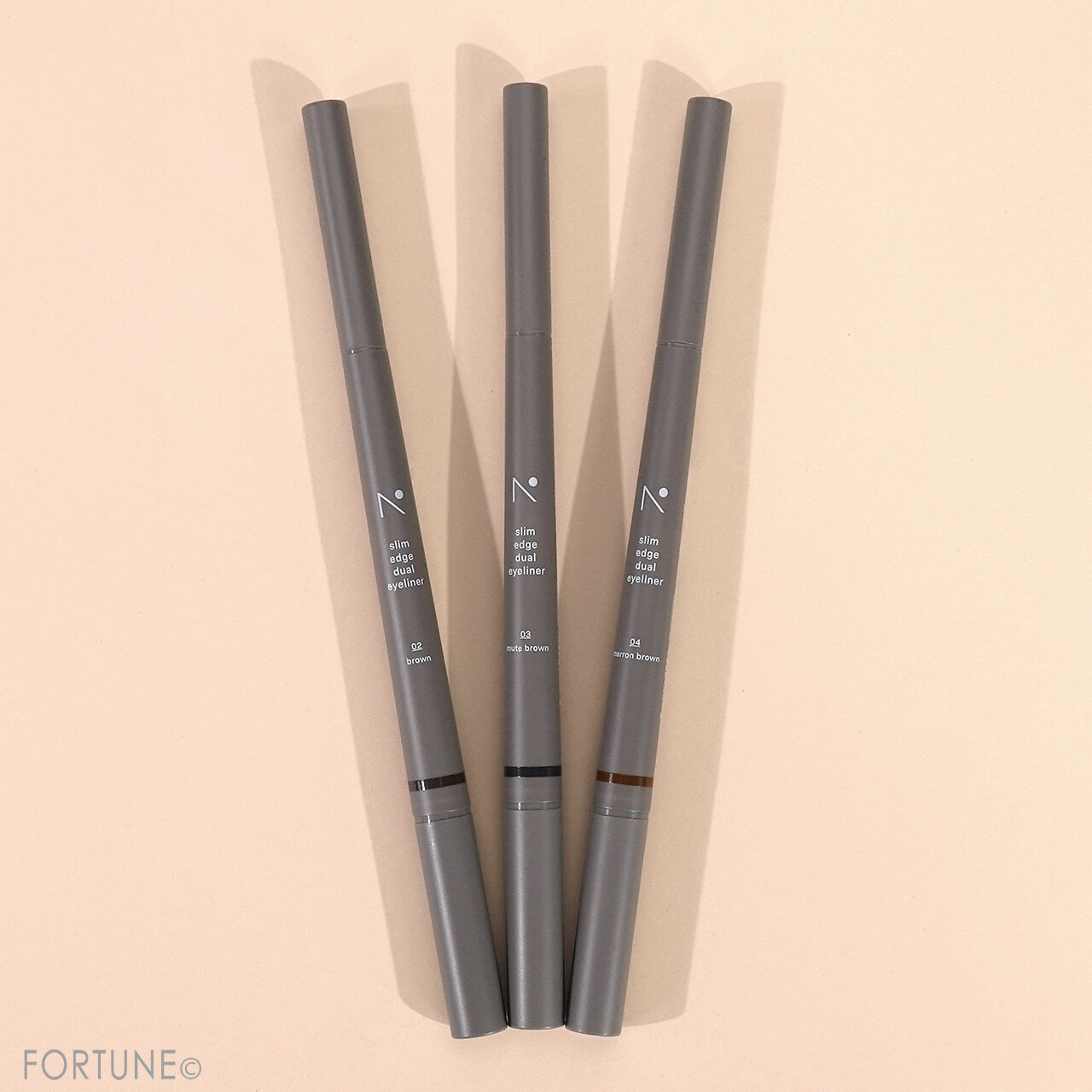 nobev（ノベブ）　『ノベブ　スリムエッジデュアルアイライナー』