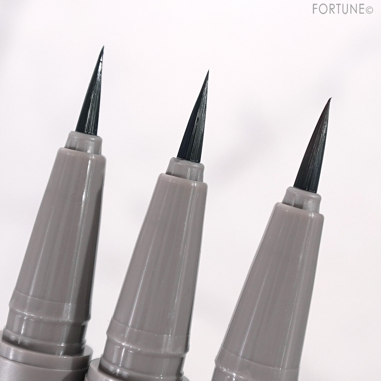 nobev（ノベブ）　『ノベブ　スリムエッジデュアルアイライナー』　02　03　04