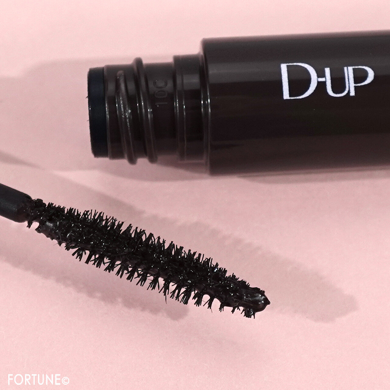 D-UP（ディーアップ）　『ディーアップ パーフェクトエクステンションマスカラ』　ピュアブラウン