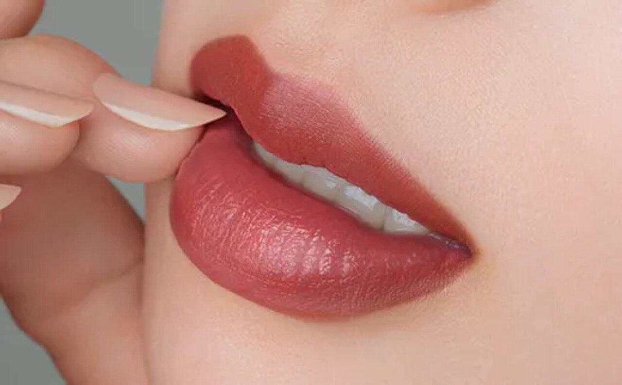 KiSS（キス）　リップアロー　06 狙い撃ちピオニー