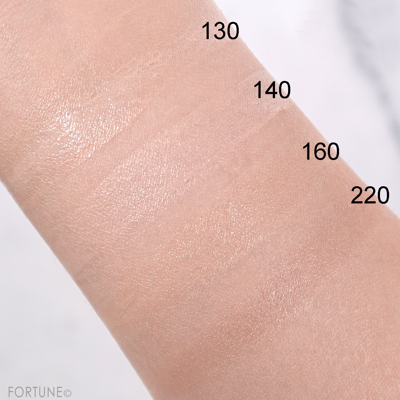 SHISEIDO（資生堂）　『SHISEIDO エッセンス スキングロウ ファンデーション』　130　140　160　220