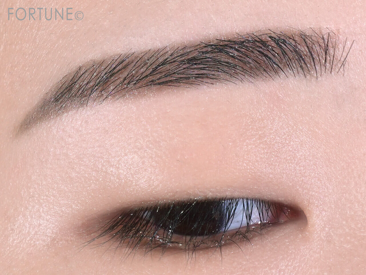 CEZANNE（セザンヌ）　『セザンヌ 超細芯アイブロウ』　08 ビターグレージュ