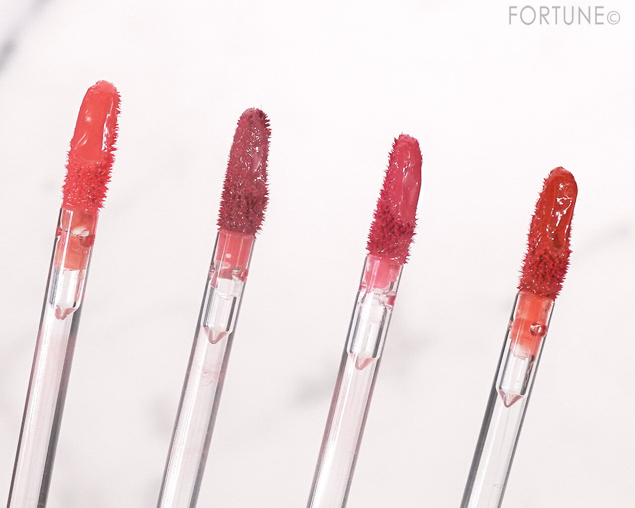 REVLON（レブロン）　『レブロン ジェリー ティント リップ セラム』　001、002、005、006