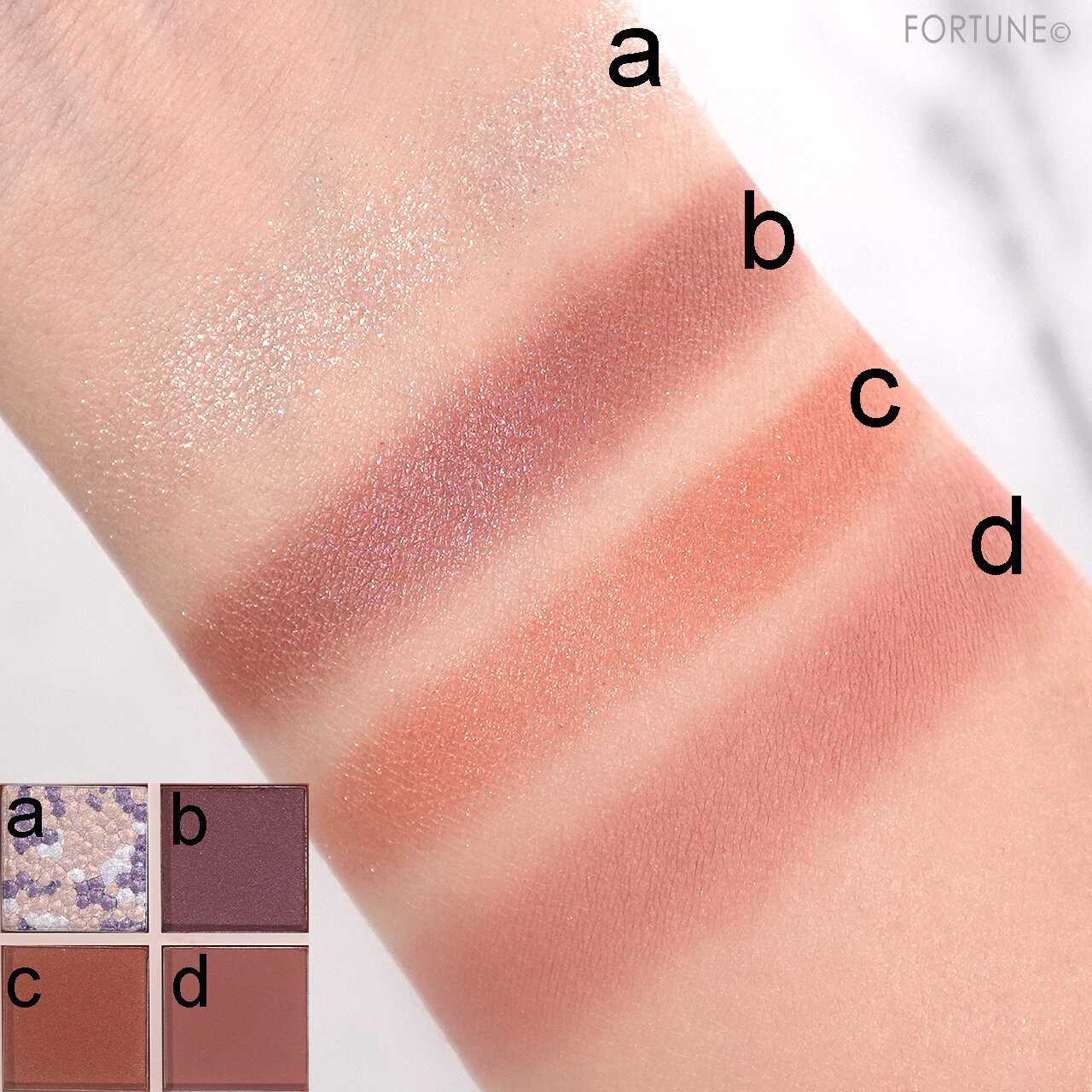 REVLON（レブロン）『レブロン ダズル アイシャドウ クアッド』　007 ジュエル ムーン