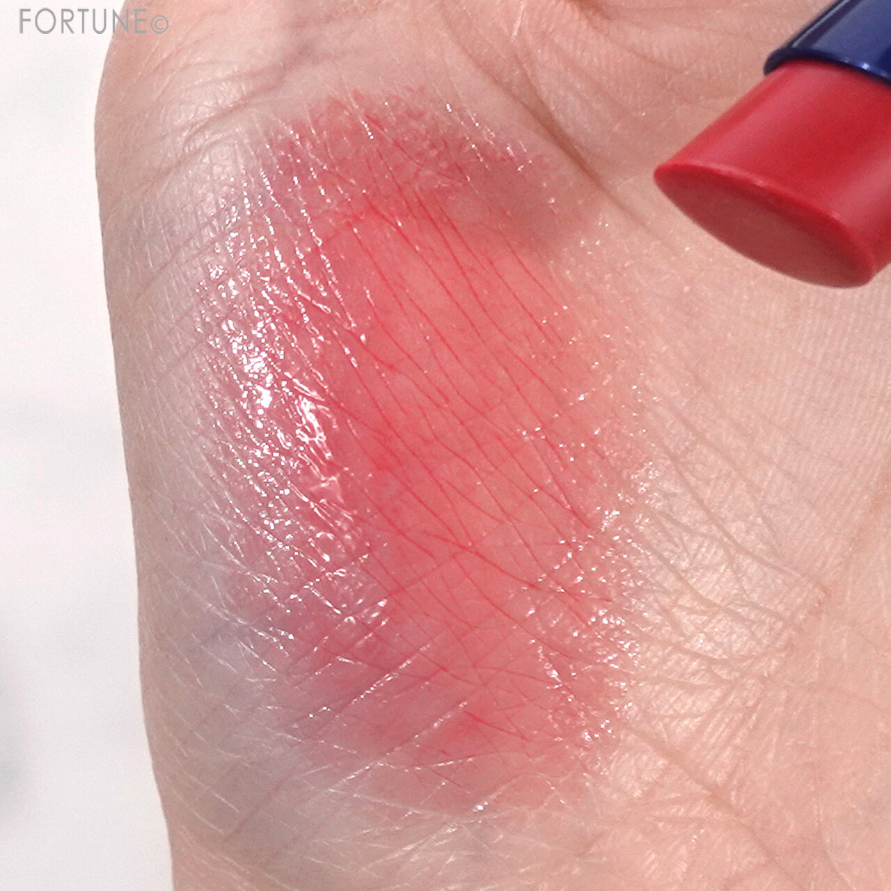 NIVEA（ニベア）　リッチケア&カラーリップ　ルビーレッド