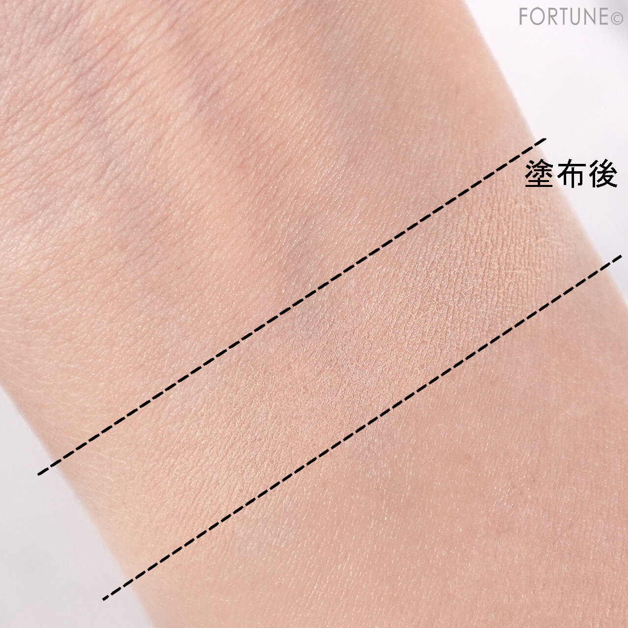 ADDICTION（アディクション）　『アディクション　シルキーブラー　セッティングパウダー』　001001 Natural Beige