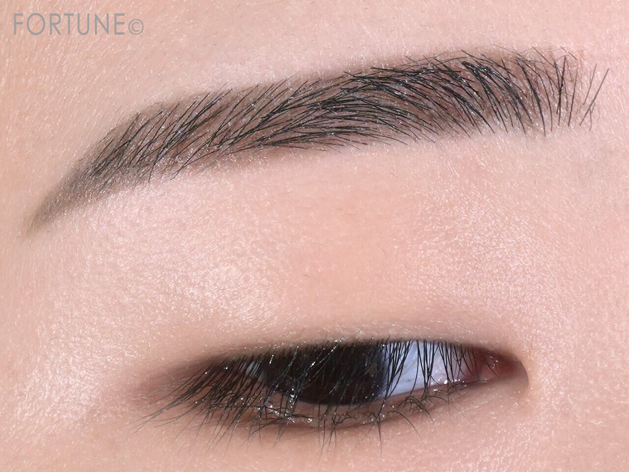 就活メイク　アイブロウ　やり方