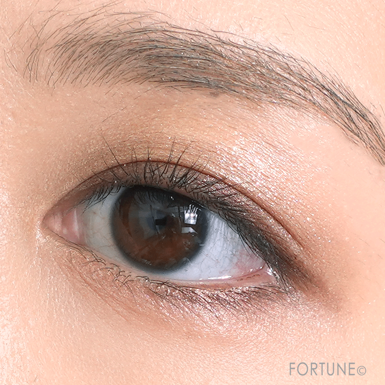 就活メイク　アイシャドウ　アイメイクのやり方