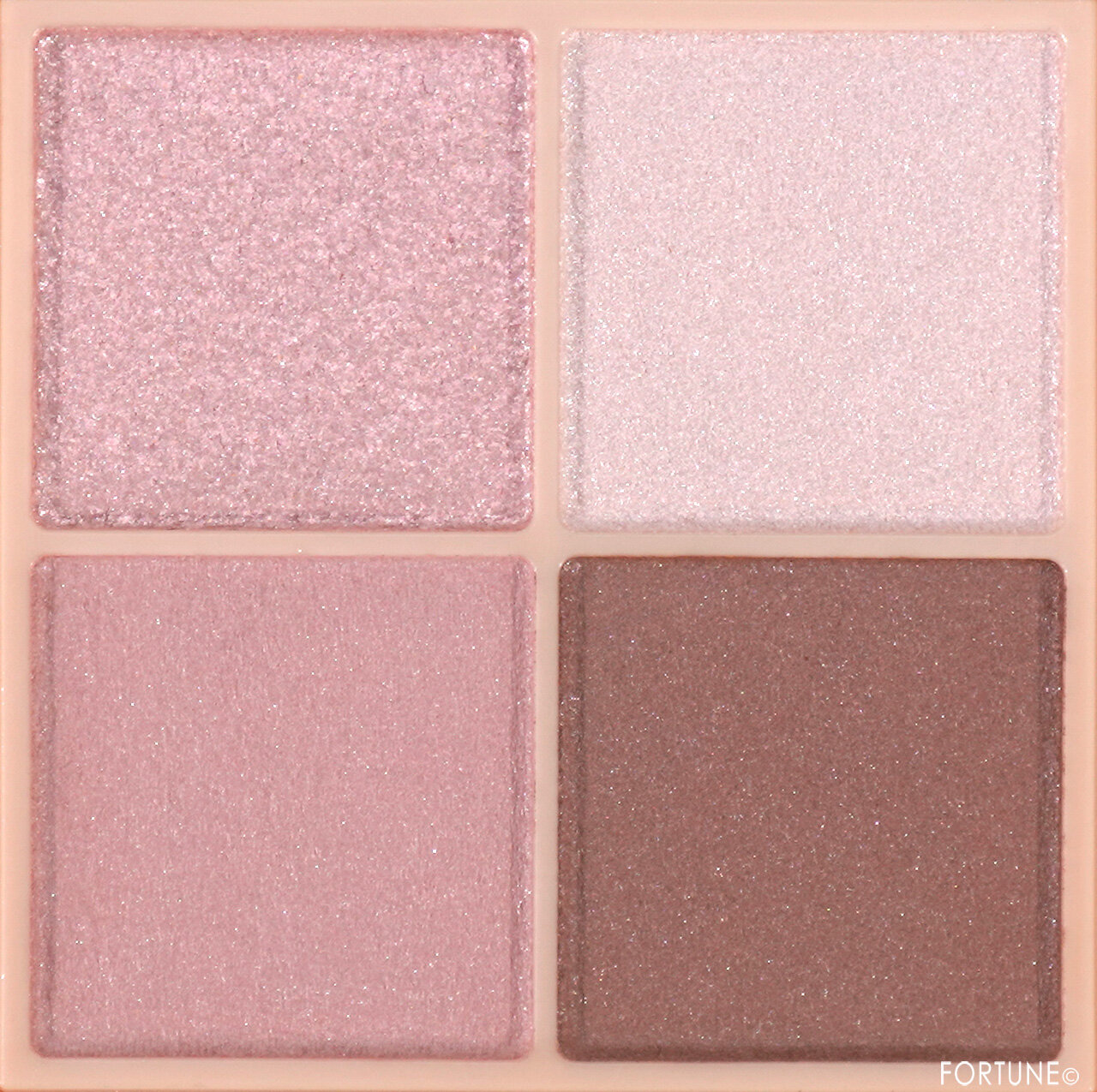 CEZANNE（セザンヌ）　『セザンヌ ベージュトーンアイシャドウ』　06ピーチベージュ