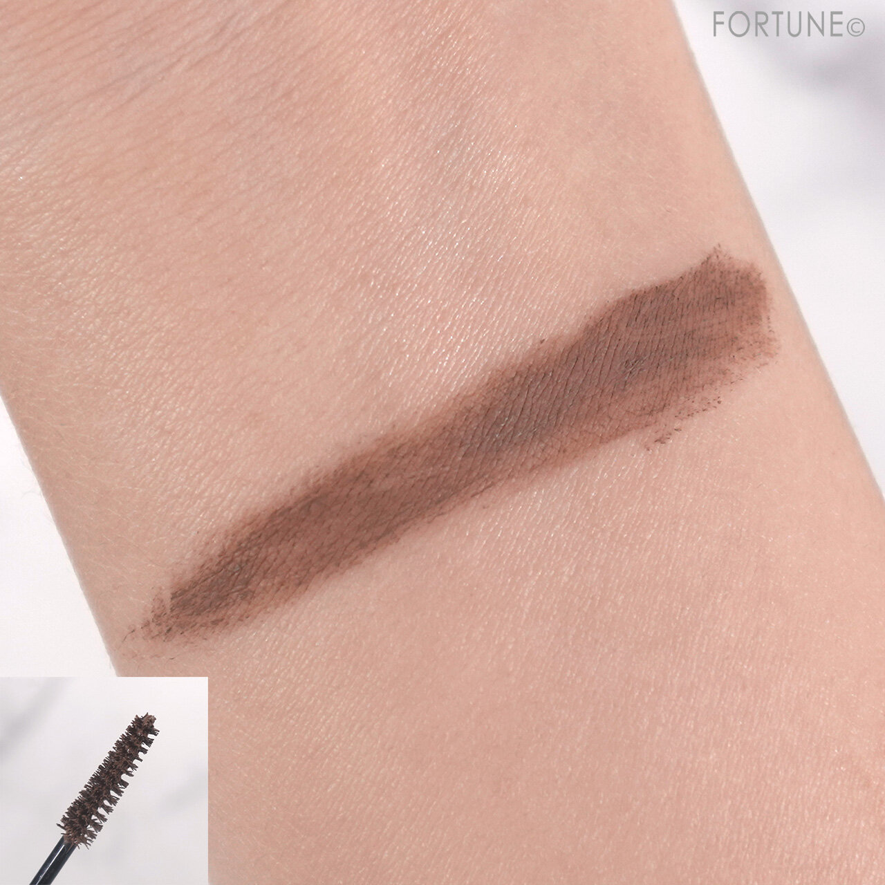 CEZANNE（セザンヌ）　『セザンヌ 極細アイブロウマスカラ』　C4 ソフトグレージュ