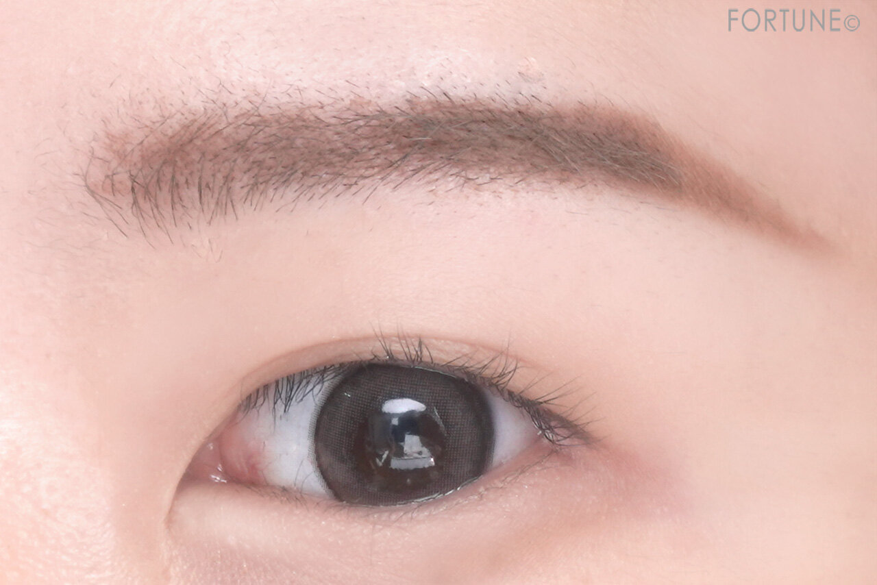 CEZANNE（セザンヌ）　『セザンヌ 極細アイブロウマスカラ』　C4 ソフトグレージュ