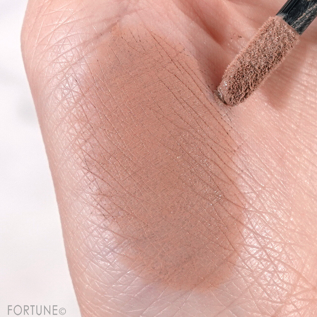 KATE（ケイト）　『ケイト　マットラテリキッドシャドウ』　