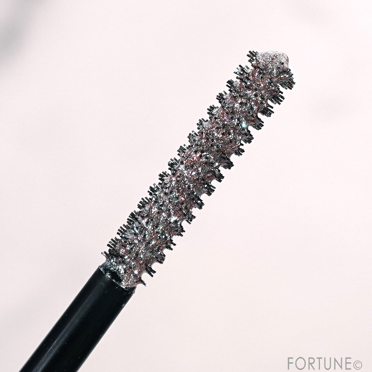 ADDICTION（アディクション）　『アディクション　ザ スパークル マスカラ　“アウト オブ ユア シェル”』　101 Shelly Dust