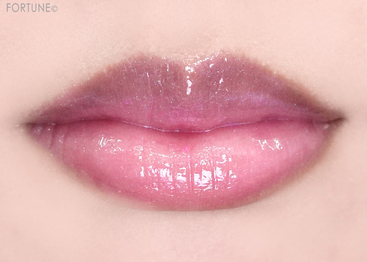 ADDICTION（アディクション）　『アディクション　リップ オイル ティント　“アウト オブ ユア シェル”』　102 Hopeful