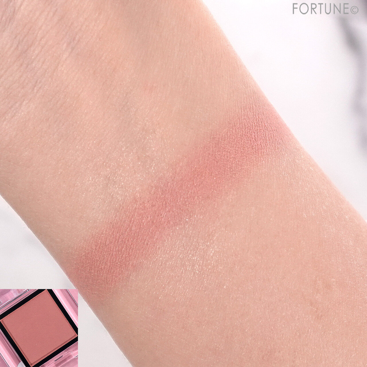 ADDICTION（アディクション）　『アディクション　ザ アイシャドウ マット』　104