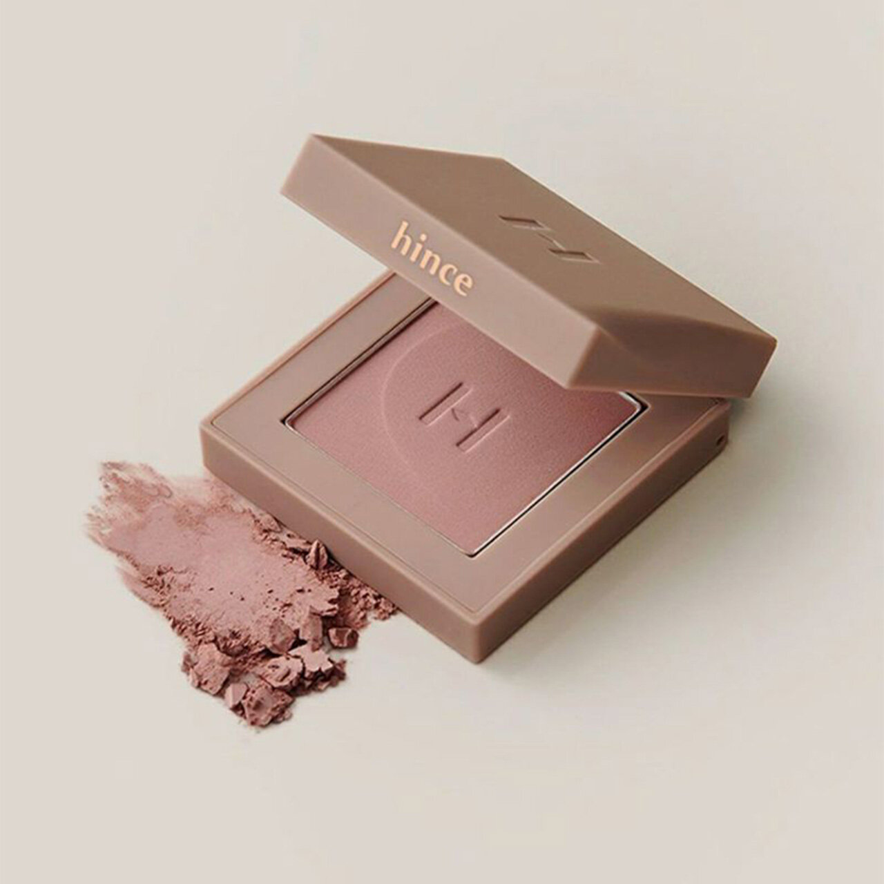 hince（ヒンス）　『ニューデップスアイシャドウ』