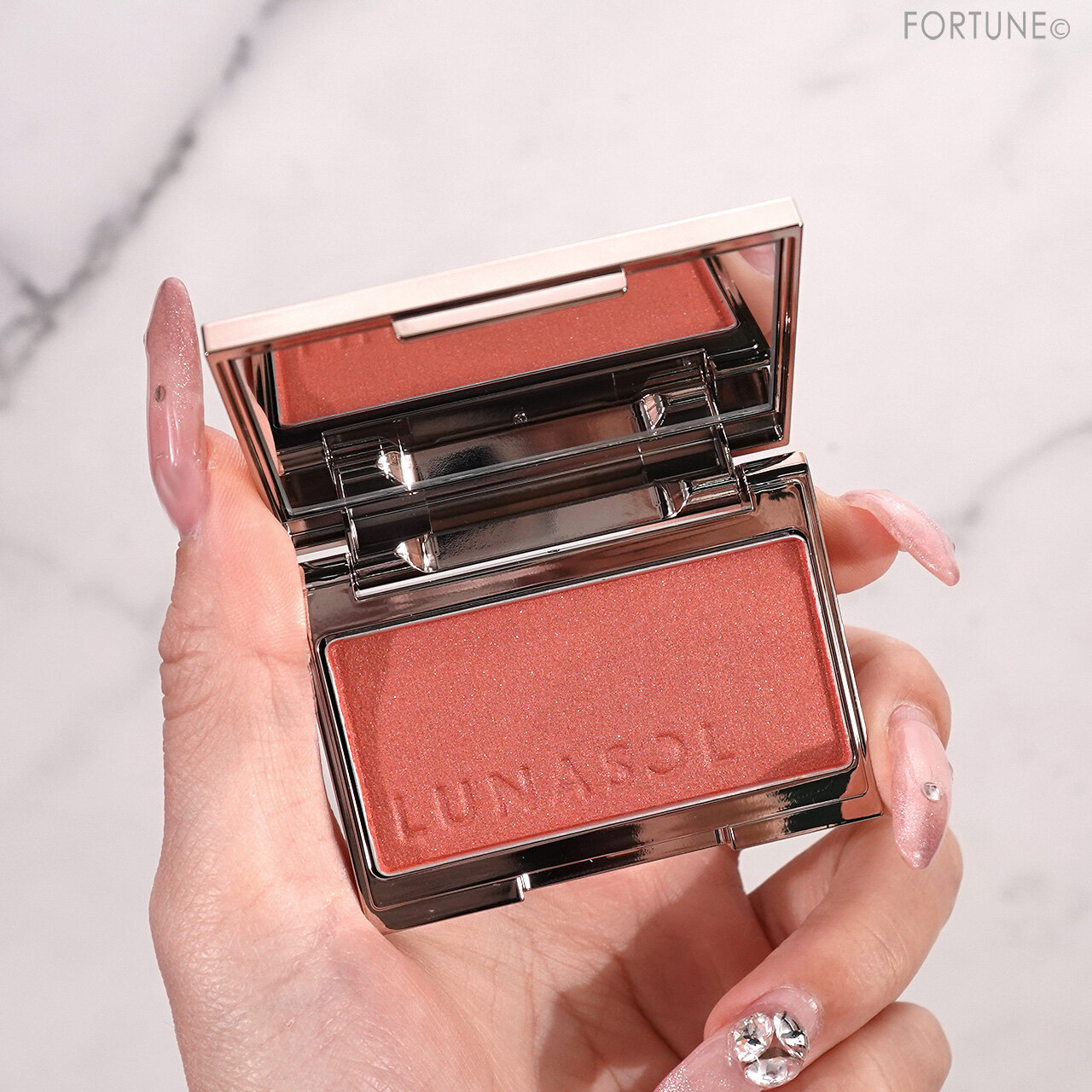 LUNASOL（ルナソル）　カラーリングシアーチークス（グロウ）