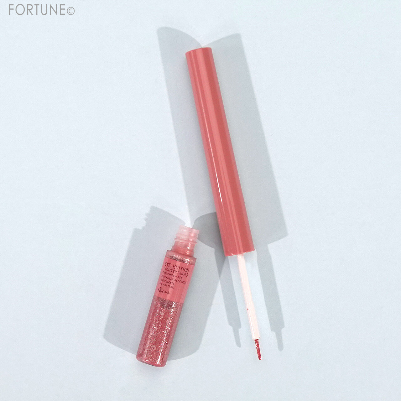 ettusais（エテュセ）　エテュセ アイエディション（グリッターライナー）　うさぎピンク