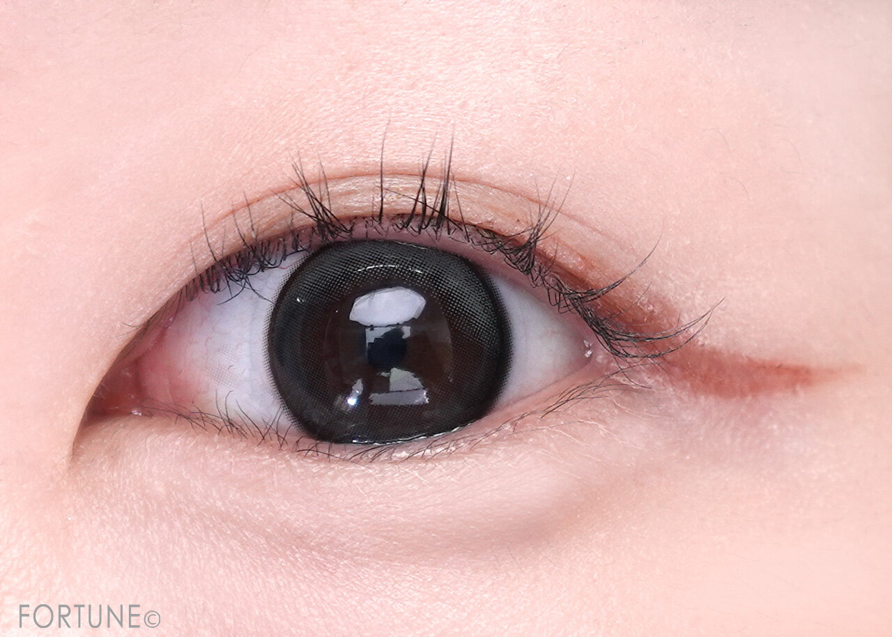 カラーアイライナー　使い方　オレンジ系