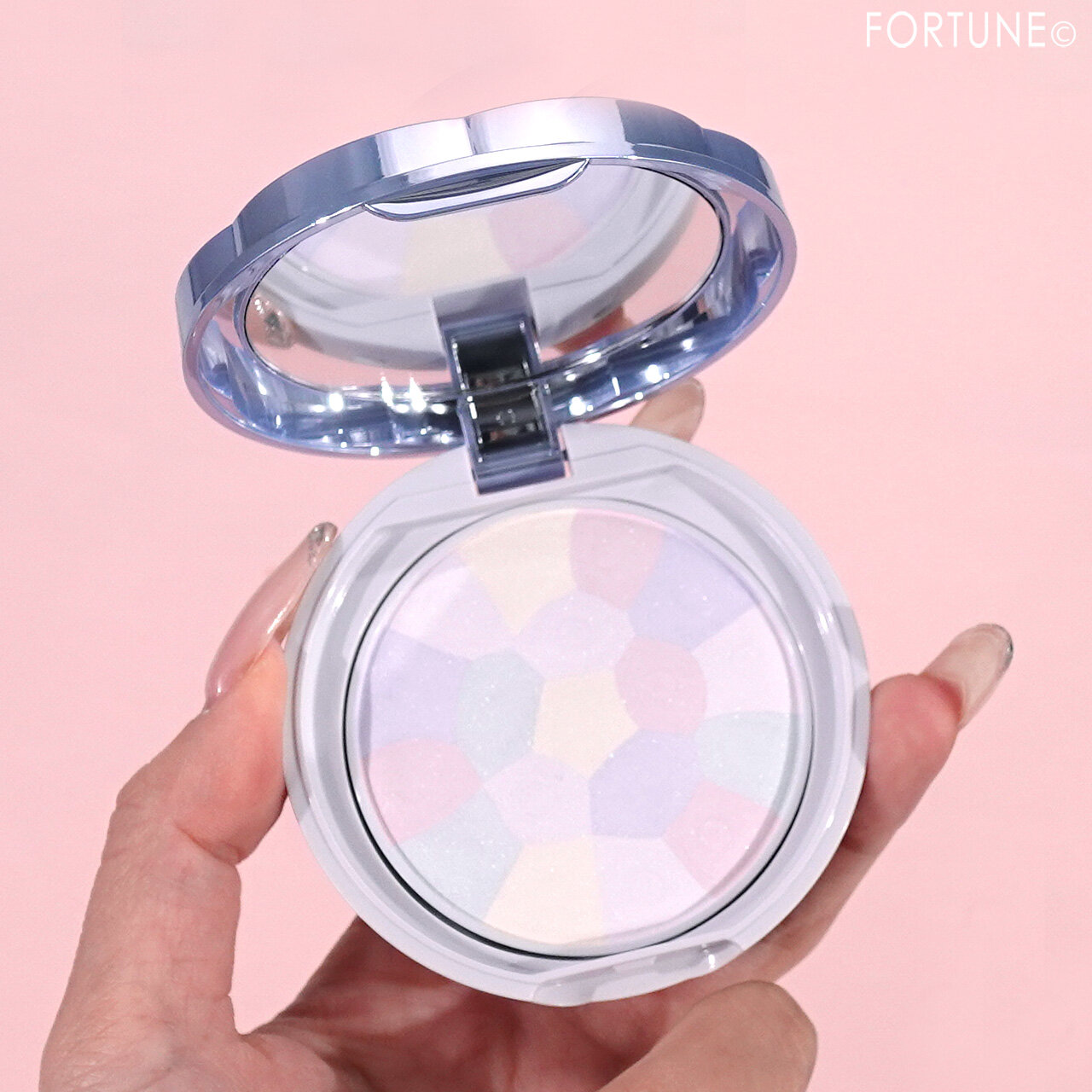 CANMAKE（キャンメイク）　『イルミネイティングフィニッシュパウダー ～Abloom～』