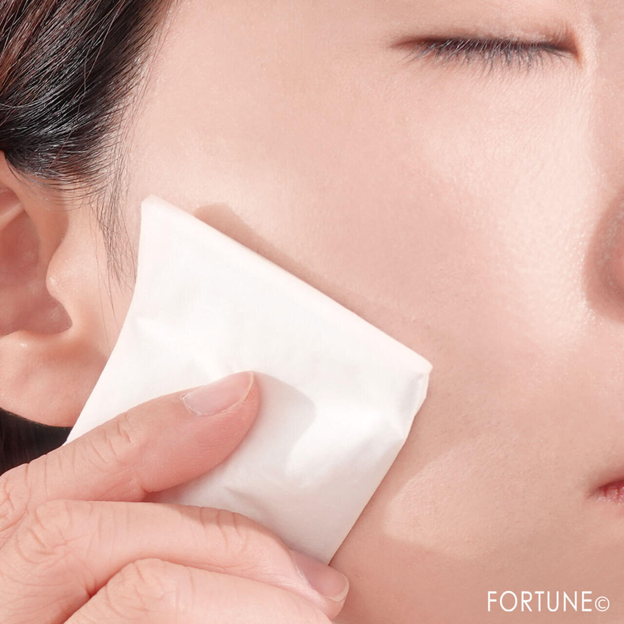 日焼け止め　メイクの上から塗り直す方法