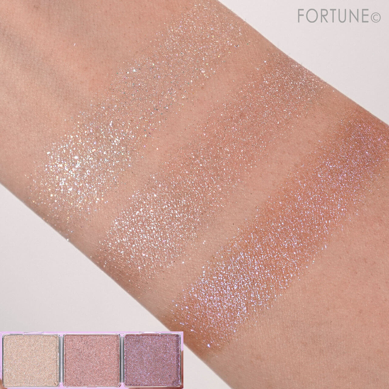 Cathy Doll（キャシードール）　シアーアラウンド トリオ アイシャドウパレット　07 シャンパンバイブス