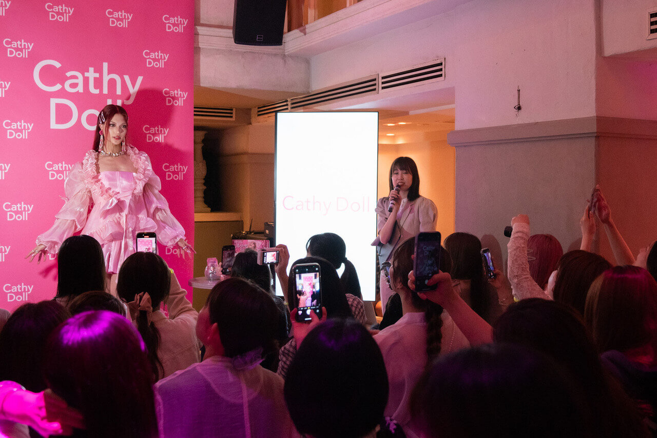 Cathy Doll キャシードール Zutti Mattia コラボ シアーアラウンド トリオ アイシャドウパレット #07 シャンパンバイブス イベント