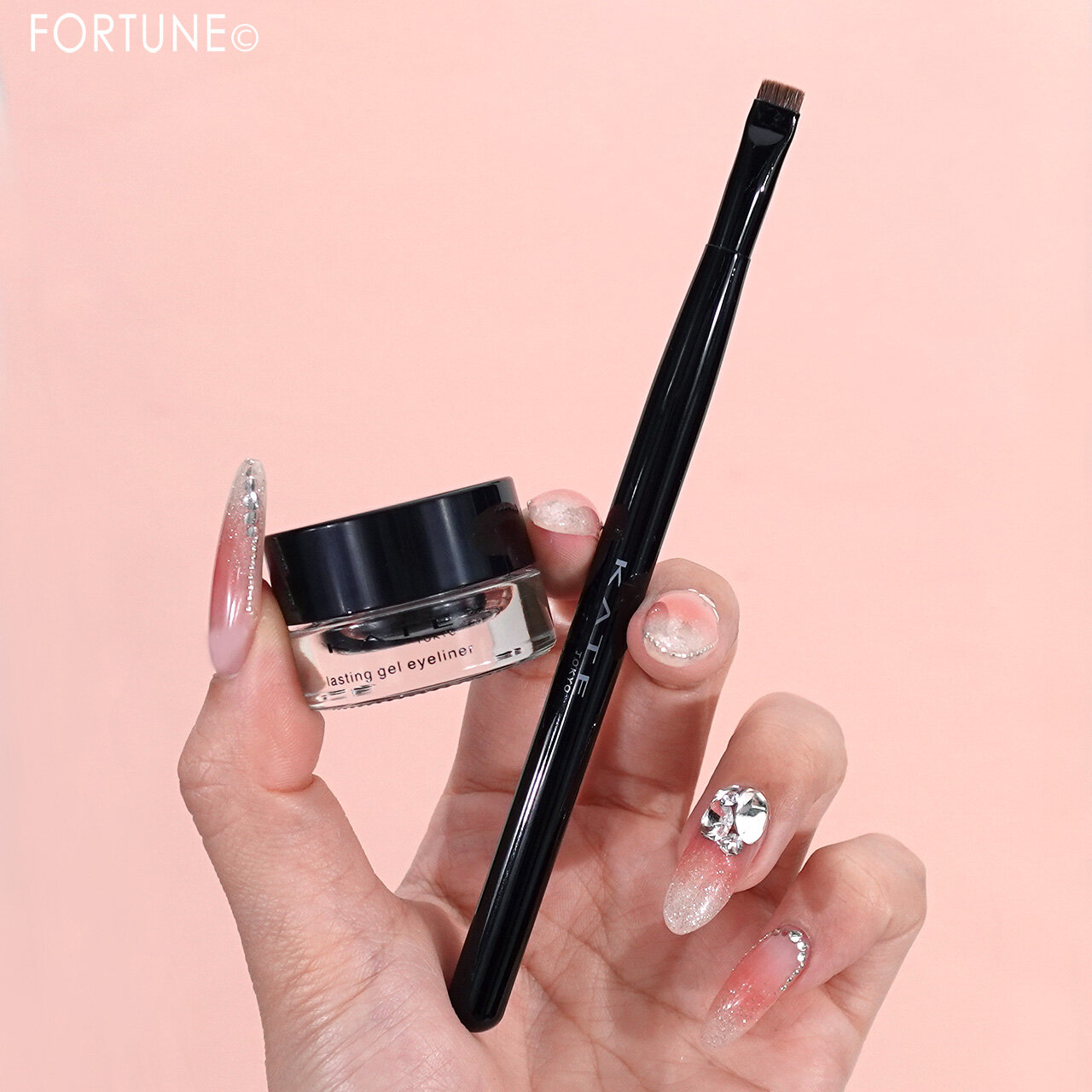 KATE（ケイト）　『ケイト　ラスティングジェルアイライナーＺ』　