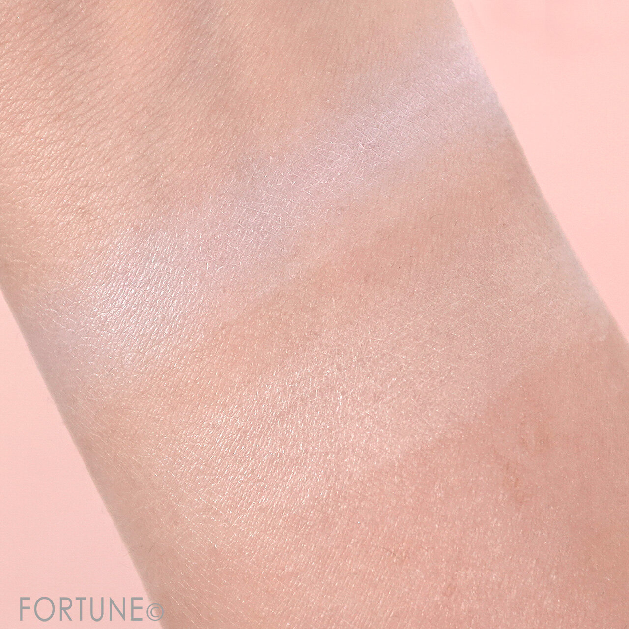 KATE（ケイト）　『ケイト　スノースキンベース』　クールラベンダー　スノーイエロー