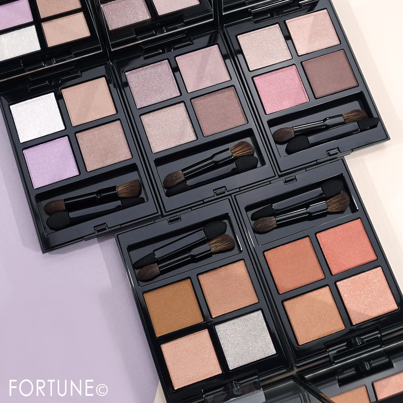 ADDICTION（アディクション）　『アディクション　ザ アイシャドウ パレット +』