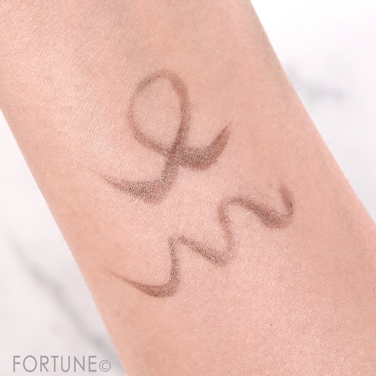 ADDICTION（アディクション）『アディクション　ザ リキッド アイライナー パール』　