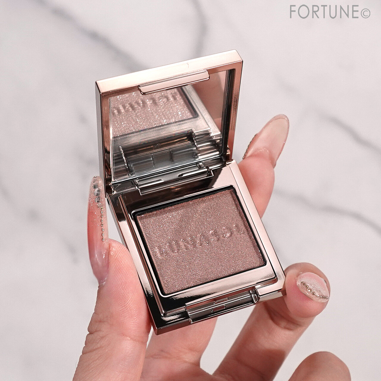 LUNASOL（ルナソル）　モノアイカラーレーション