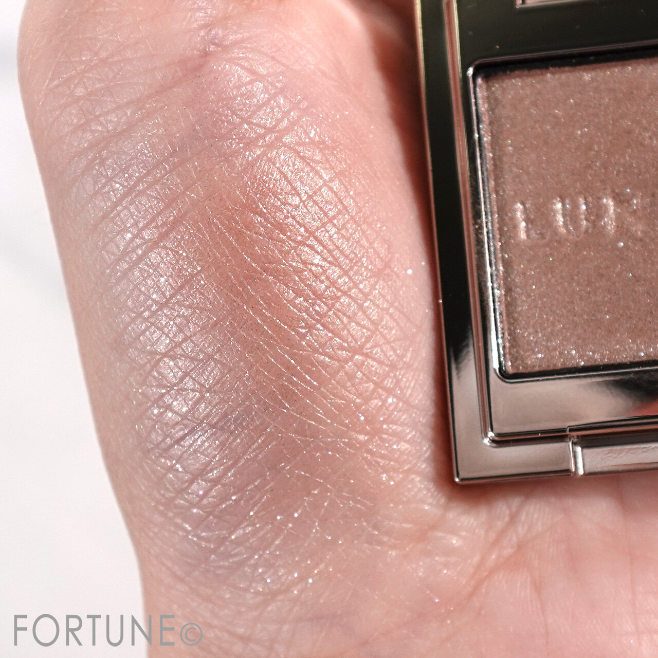 LUNASOL（ルナソル）　モノアイカラーレーション