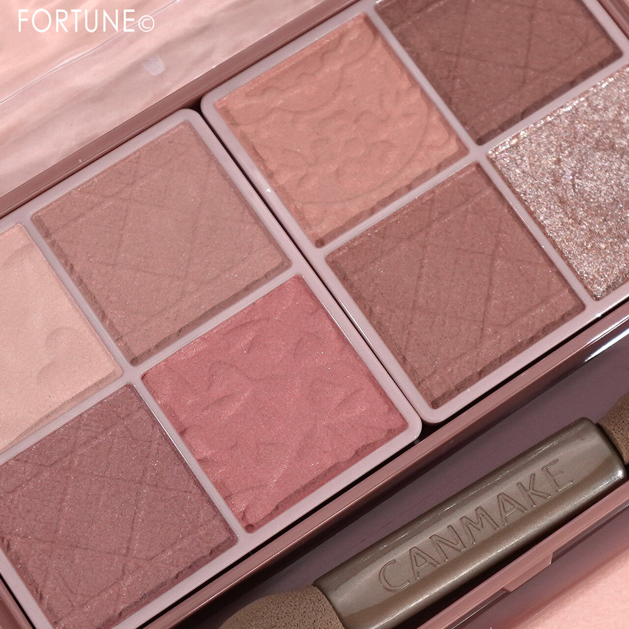 CANMAKE（キャンメイク）　『プティパレットアイズ（マットタイプ）』