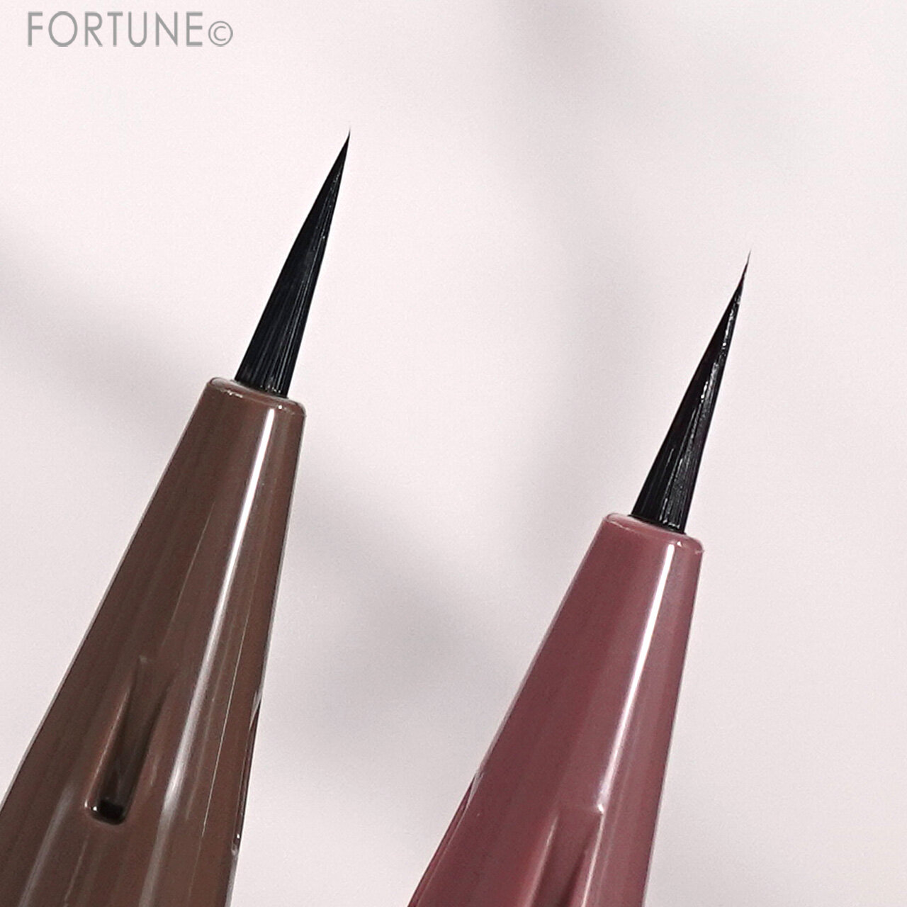 CANMAKE（キャンメイク）　『スリムリキッドアイライナー』　03　04