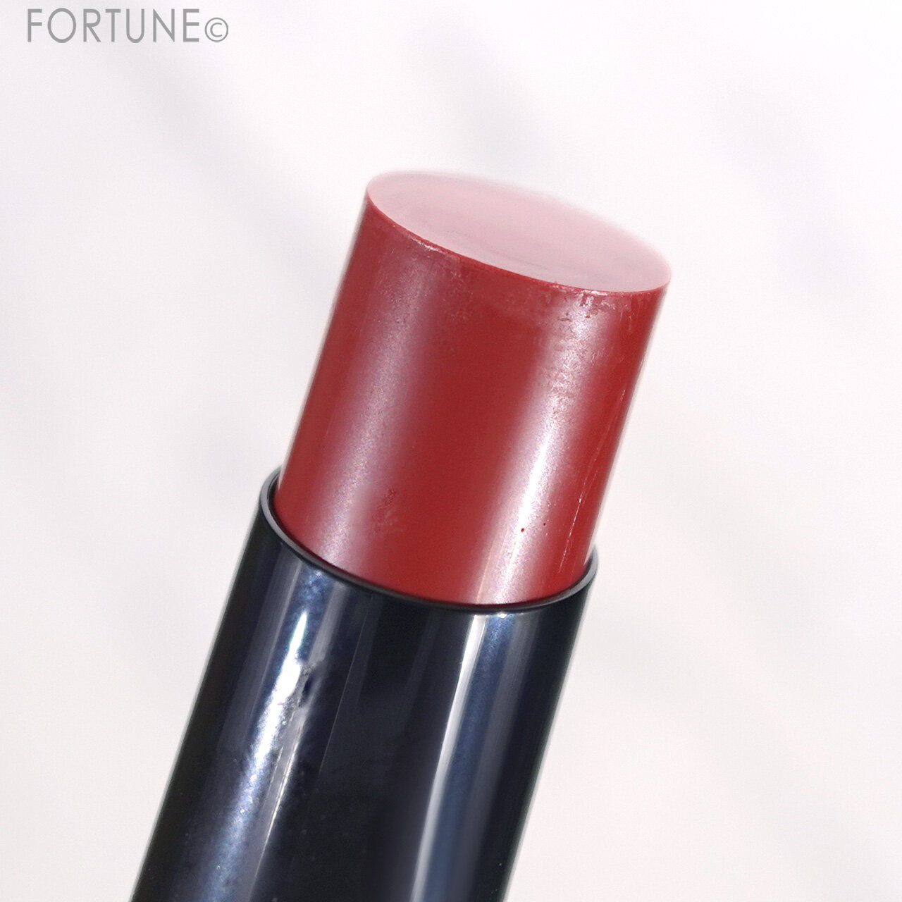 CEZANNE（セザンヌ）　『セザンヌ　リップカラーシールド』　08 チェリーレッド