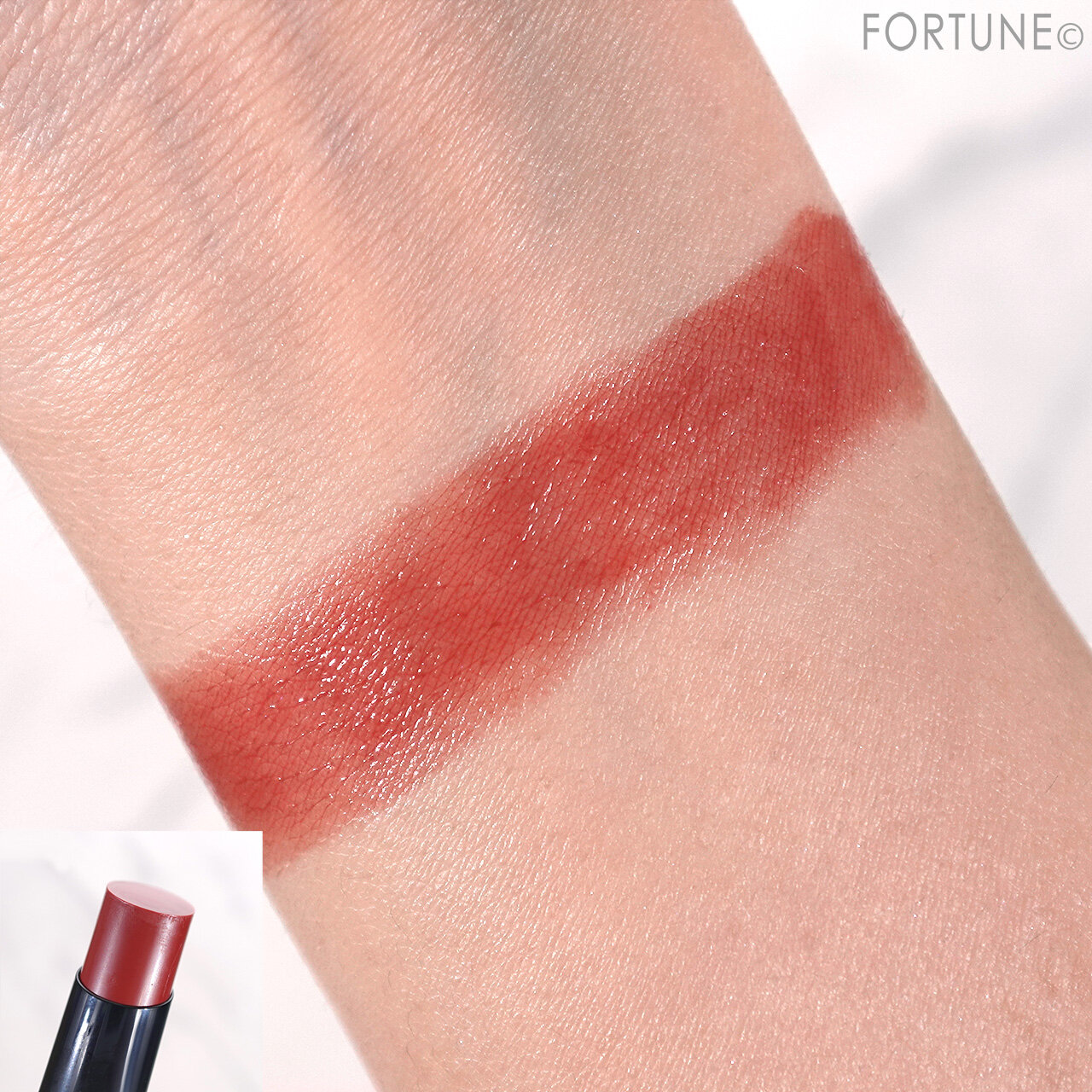 CEZANNE（セザンヌ）　『セザンヌ　リップカラーシールド』　08 チェリーレッド