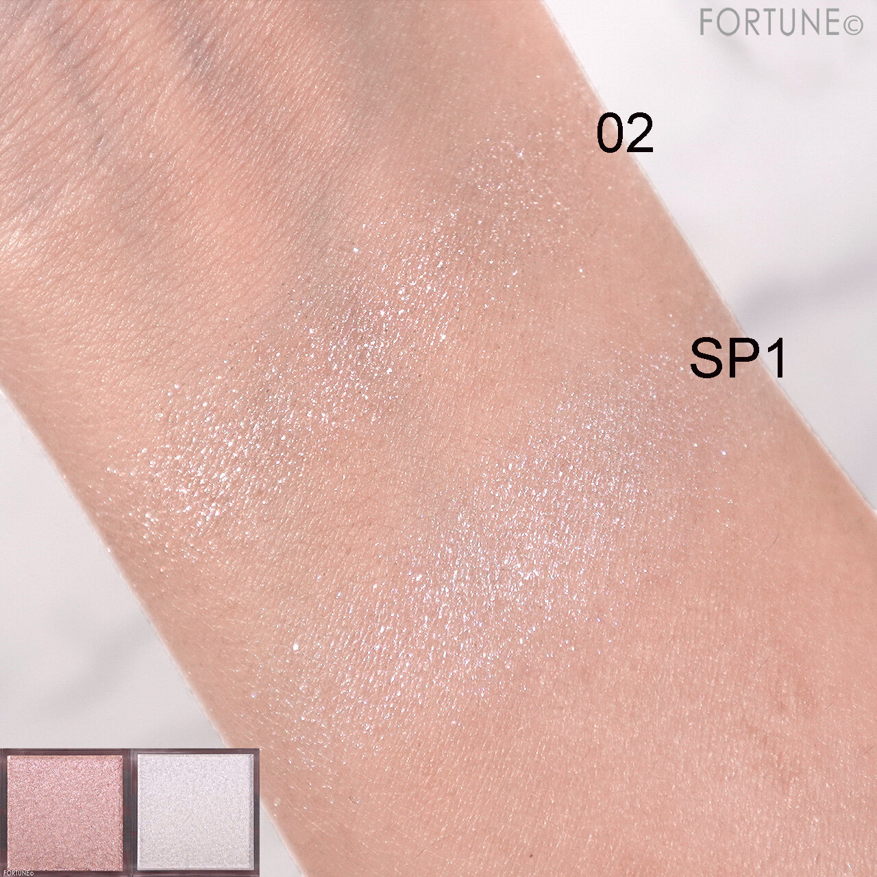 CEZANNE（セザンヌ）　『セザンヌ　シングルシャイニーアイシャドウ』　02 サクラプリズム　SP1 オパールドロップ