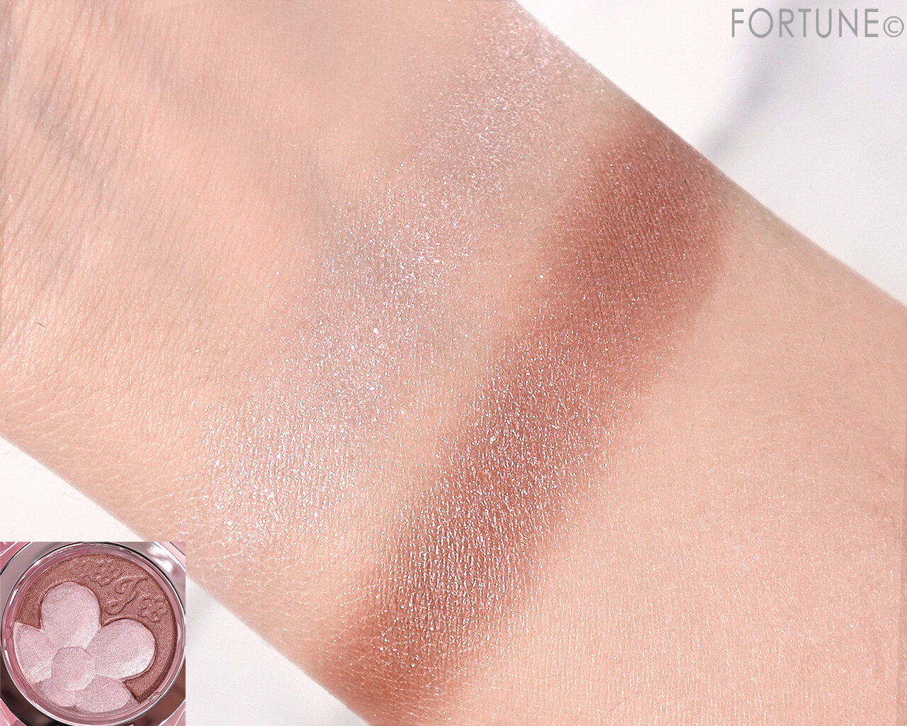 JILL STUART Beauty（ジルスチュアート ビューティ）　『ジルスチュアート　クリスタルブルーム　ペタルクチュールアイズ デュオ』　09 beloved charm petals