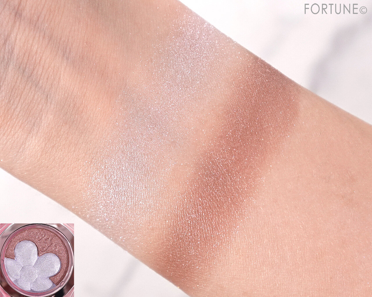 JILL STUART Beauty（ジルスチュアート ビューティ）　『ジルスチュアート　クリスタルブルーム　ペタルクチュールアイズ デュオ』　10 moonlight magic petals