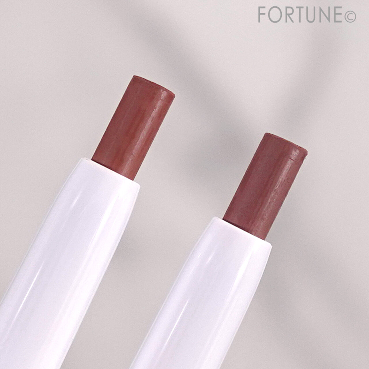 CEZANNE（セザンヌ）　『セザンヌ　影色リップメイカー』　01　02