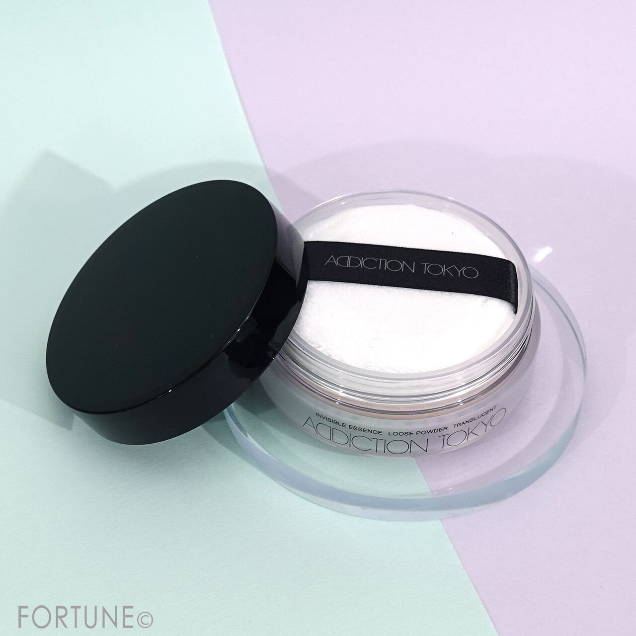 ADDICTION（アディクション）　『アディクション　インビジブル　エッセンス　ルースパウダー　トランスルーセント ＋』