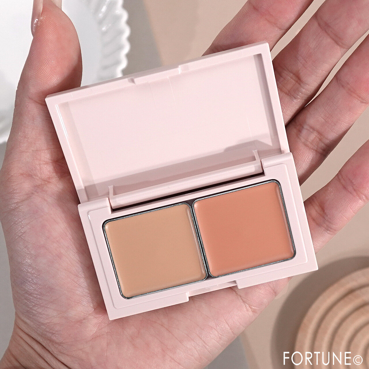 ettusais（エテュセ）　『エテュセ　スキンフィット カバーコンシーラー』