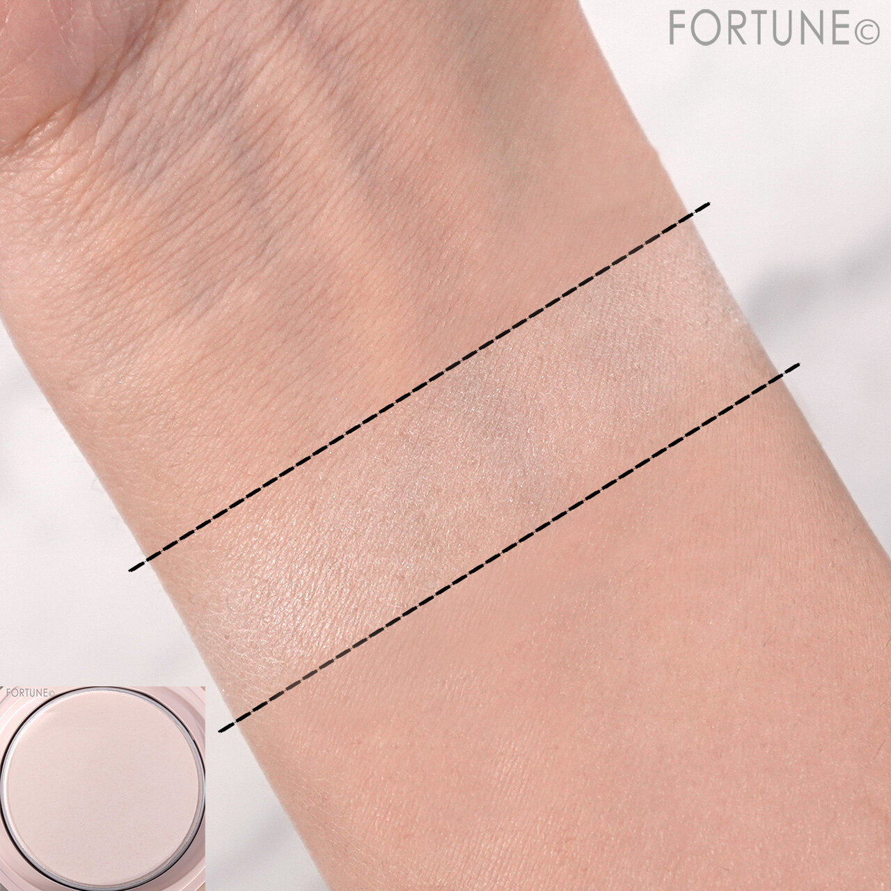 ettusais（エテュセ）　『エテュセ　スキンケアパウダー （プレスト）』　クリアカラー