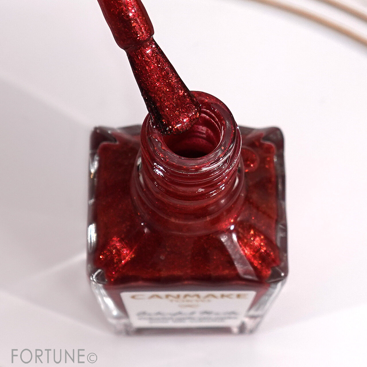 CANMAKE（キャンメイク）　『カラフルネイルズ』　