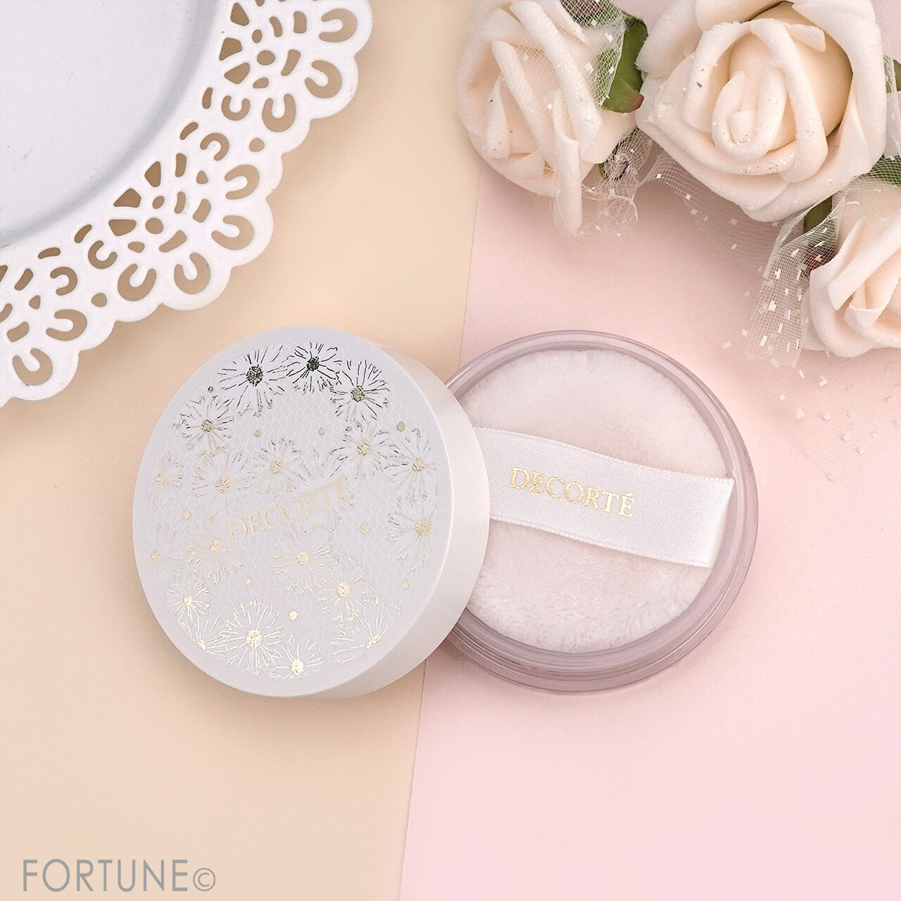 DECORTÉ（コスメデコルテ）　『コスメデコルテ ルース パウダー WHITE BLISS』　「08 cozy light」