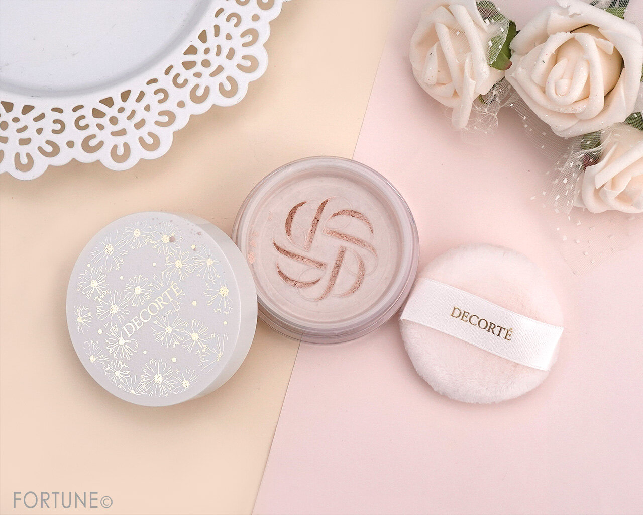 DECORTÉ（コスメデコルテ）　『コスメデコルテ ルース パウダー WHITE BLISS』　「08 cozy light」