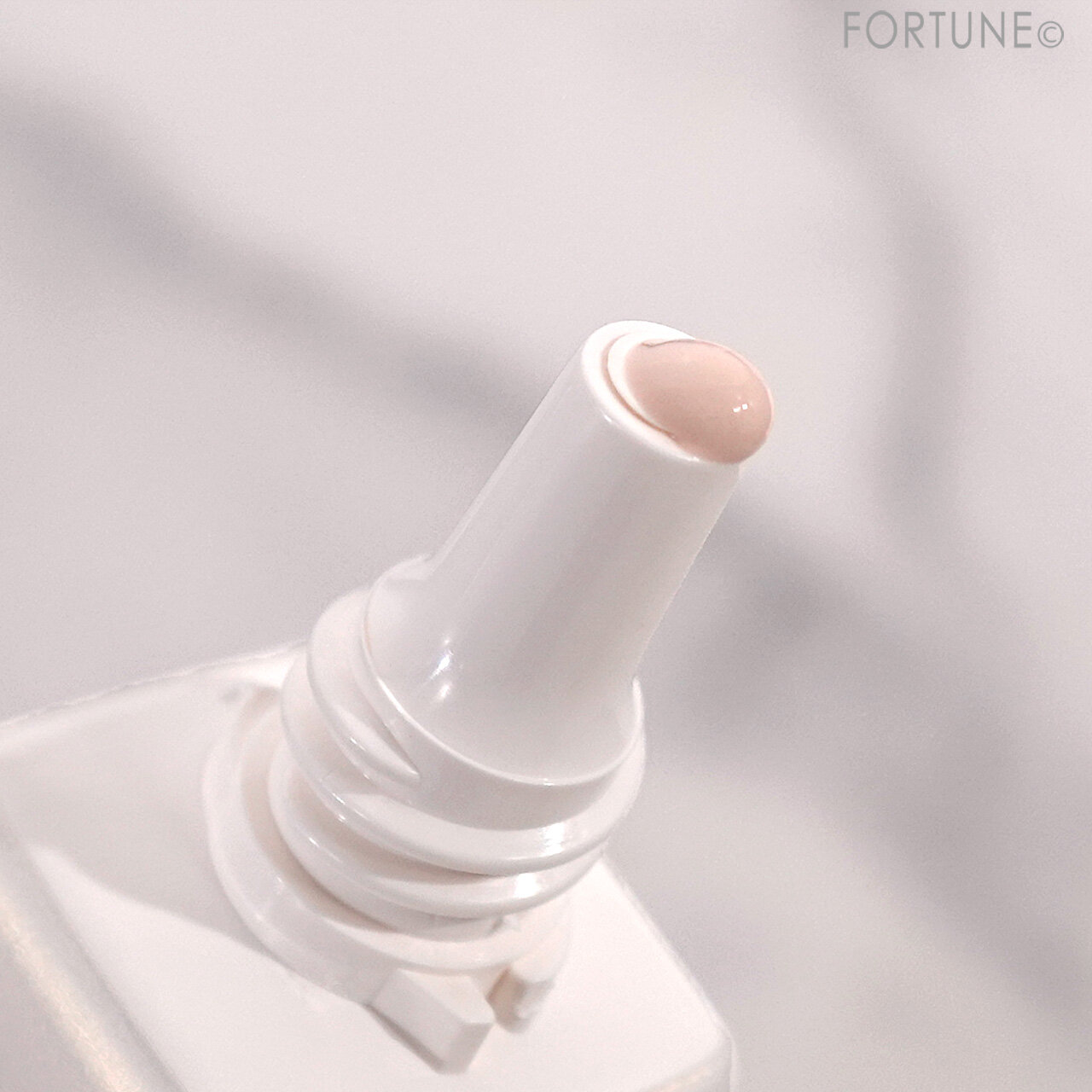 DECORTÉ（コスメデコルテ）　化粧下地　『コスメデコルテ フローレススキン グロウライザー WHITE BLISS』