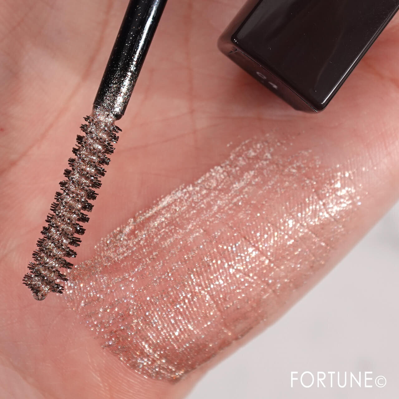 アディクション　ザ スパークル マスカラ　“スルー ザ グラス”　2024年クリスマスコフレ　ホリデーコスメ